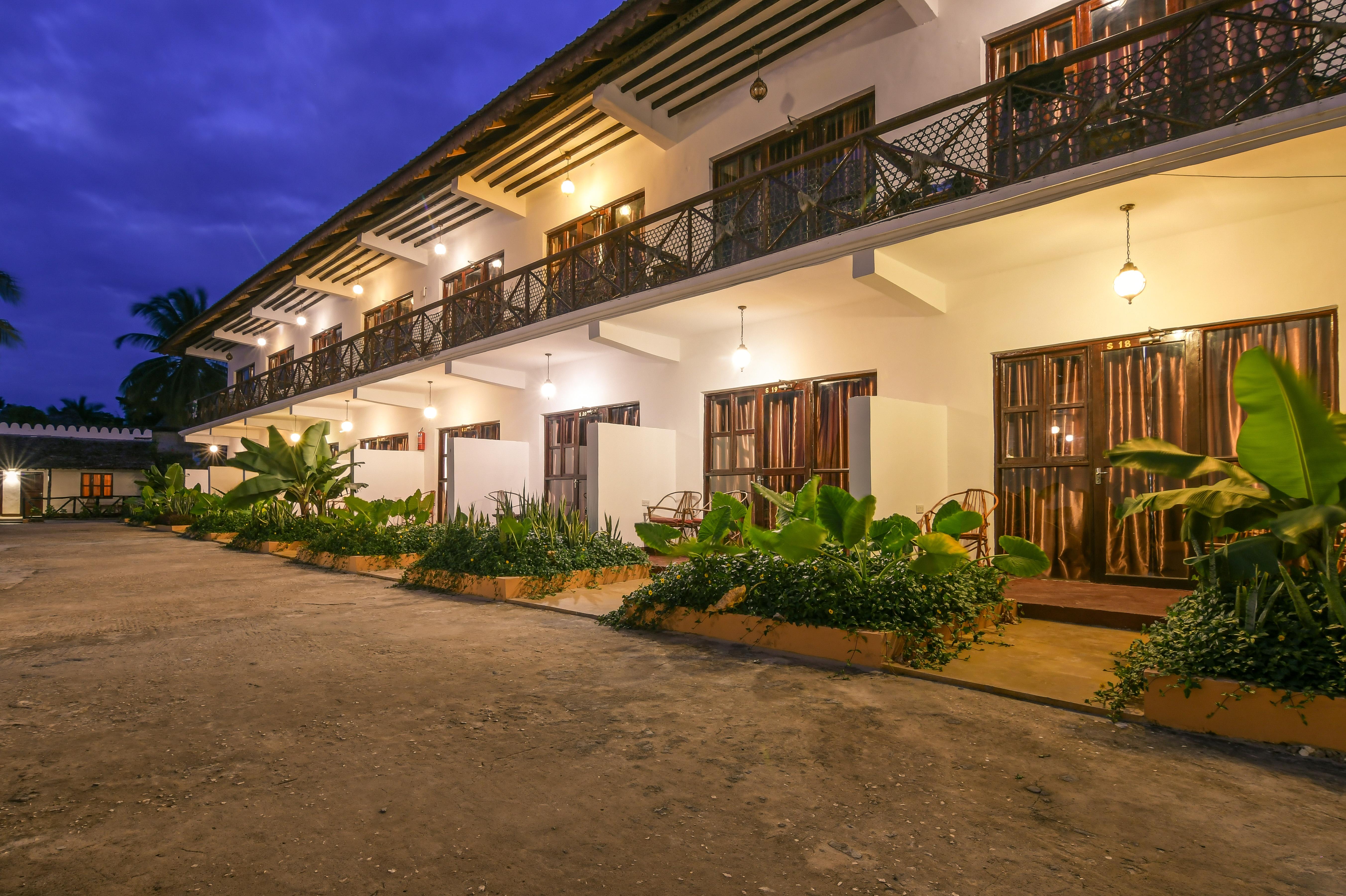 Amaan Beach Bungalows Нунгви Экстерьер фото